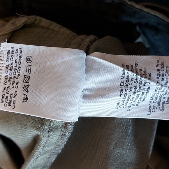 Cargo pants. DKNY size 6 - Picture 6 of 12